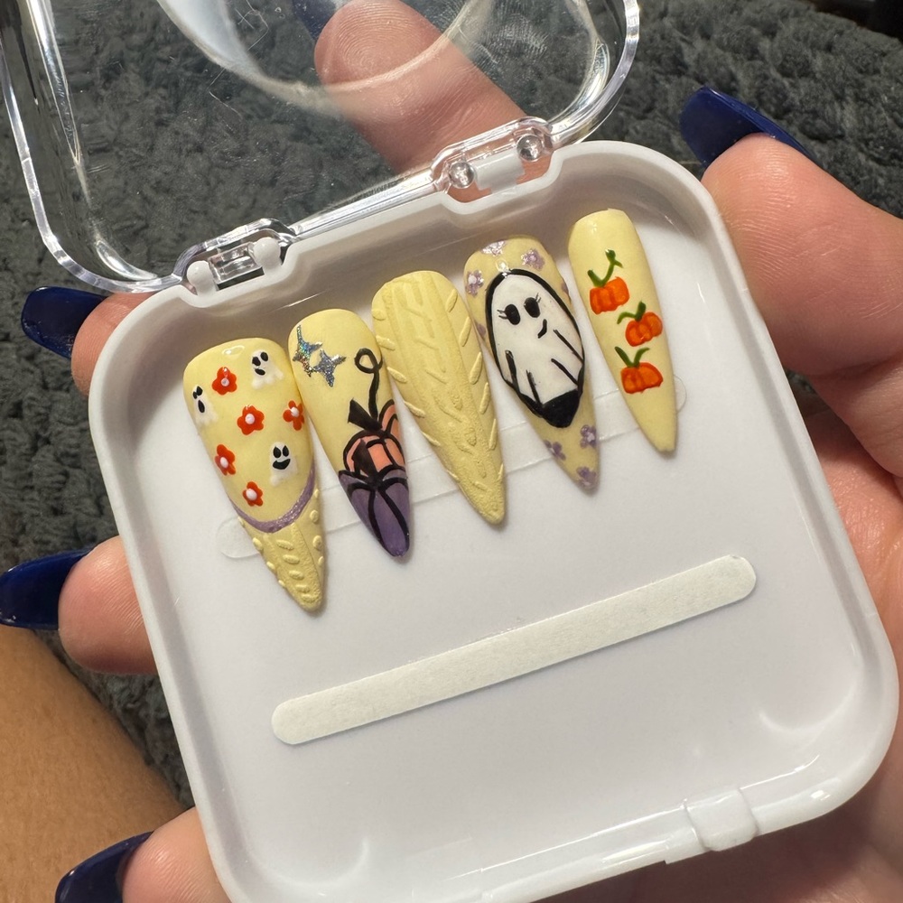 Halloween Themed Press-On Nails